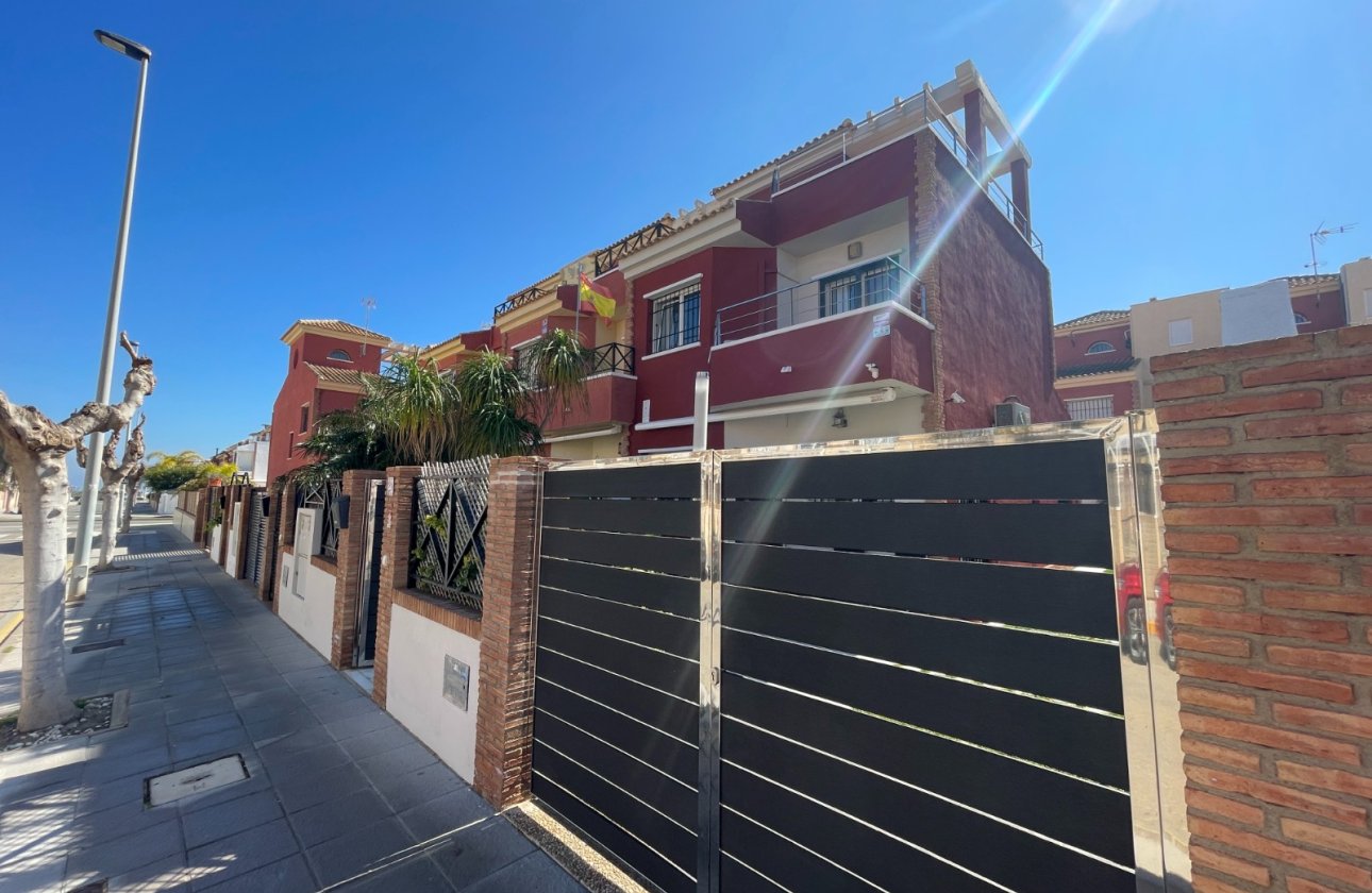 Herverkoop - Town House -
Torre de la Horadada - Costa Blanca