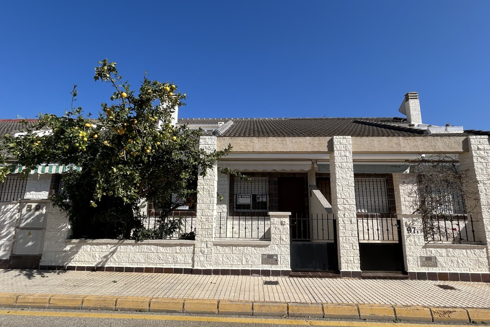 Herverkoop - Town House -
Torre de la Horadada - Costa Blanca