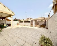 Herverkoop - Town House -
Torre de la Horadada - Costa Blanca
