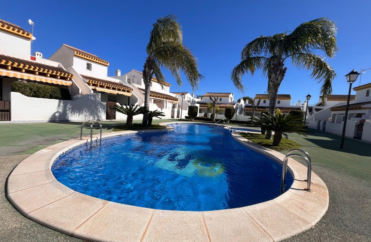 Herverkoop - Town House -
Torre de la Horadada - Costa Blanca