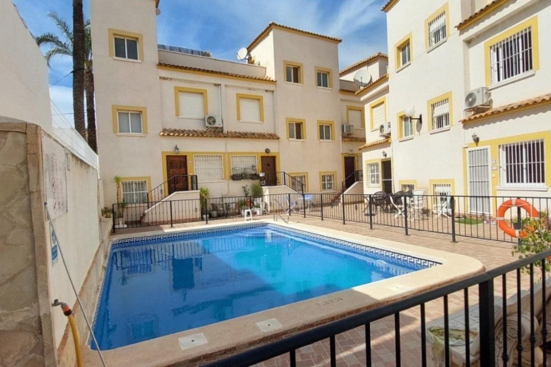 Herverkoop - Town House -
Torremendo - Costa Blanca