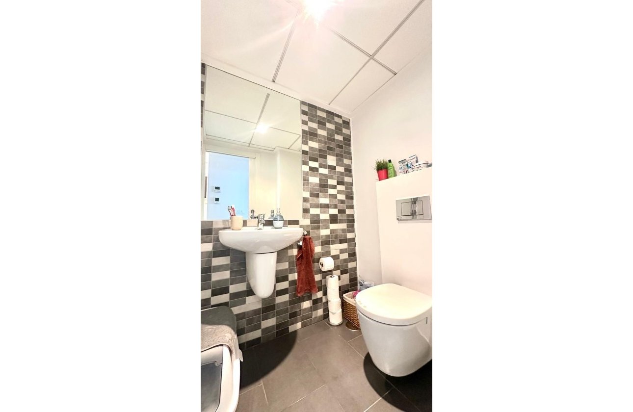 Herverkoop - Town House -
Torrevieja - Aguas Nuevas