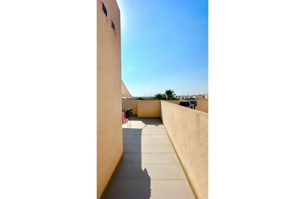 Herverkoop - Town House -
Torrevieja - Aguas Nuevas