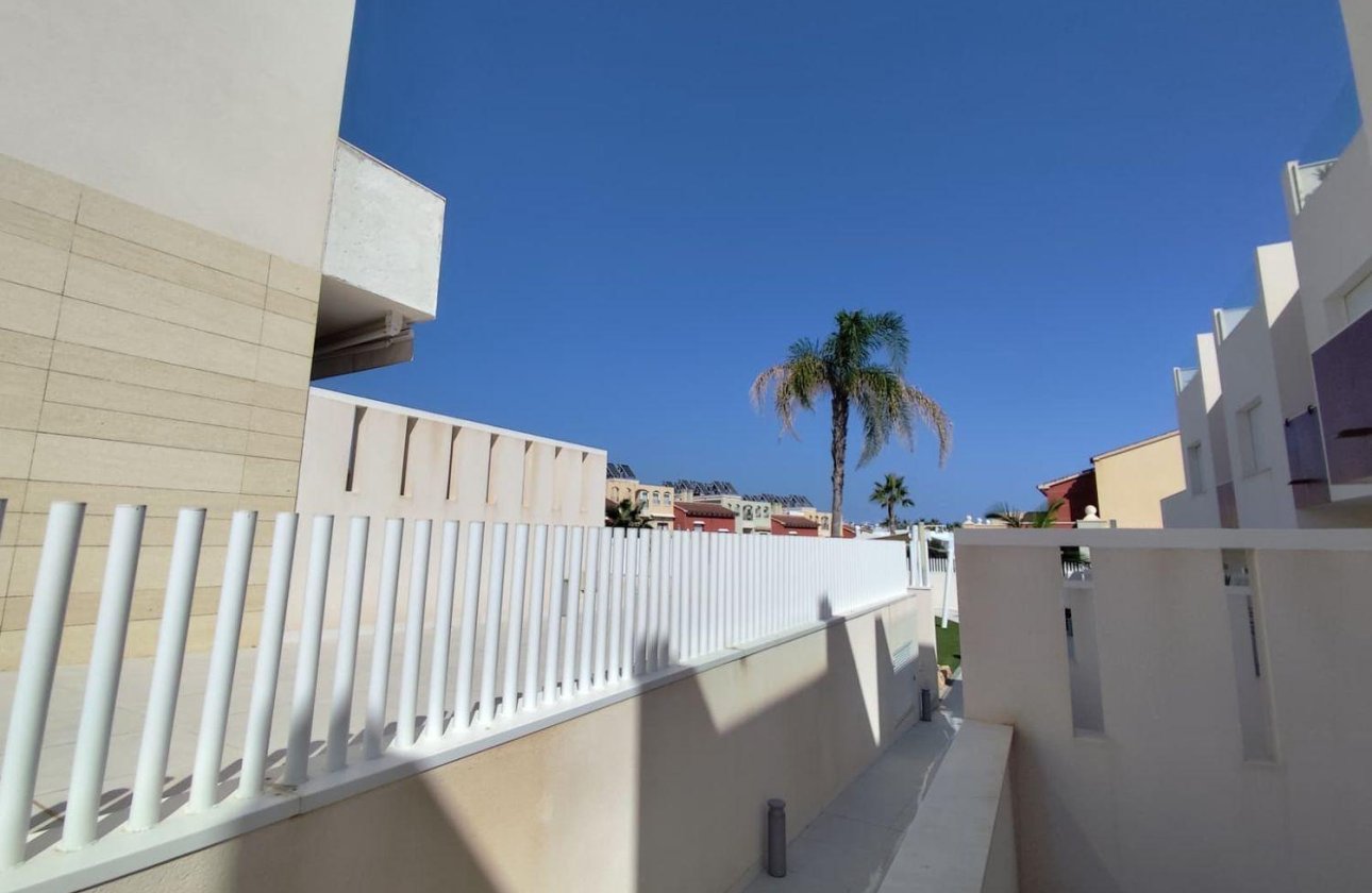 Herverkoop - Town House -
Torrevieja - Aguas Nuevas