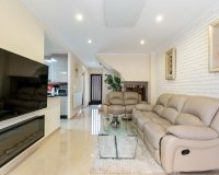 Herverkoop - Town House -
Torrevieja - Aguas Nuevas
