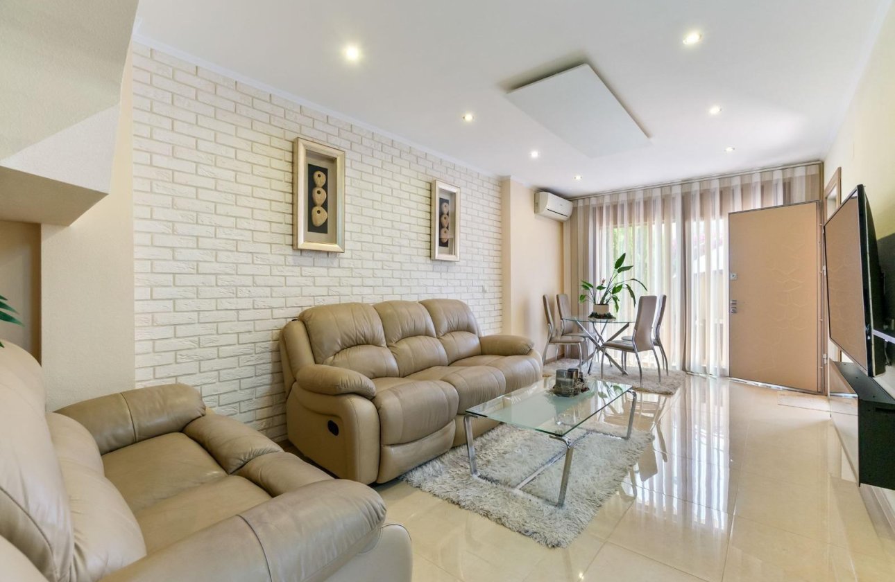 Herverkoop - Town House -
Torrevieja - Aguas Nuevas