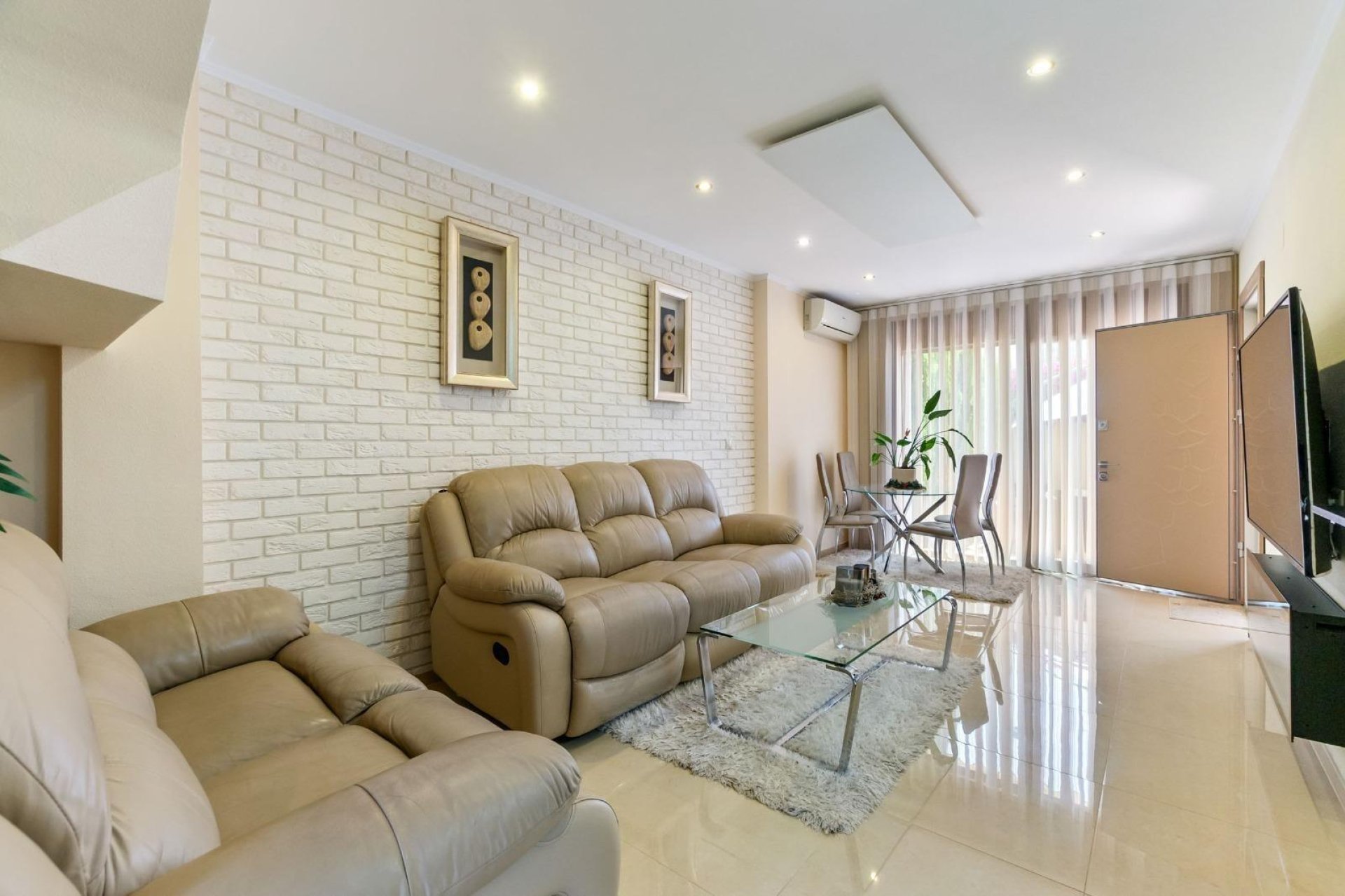 Herverkoop - Town House -
Torrevieja - Aguas Nuevas