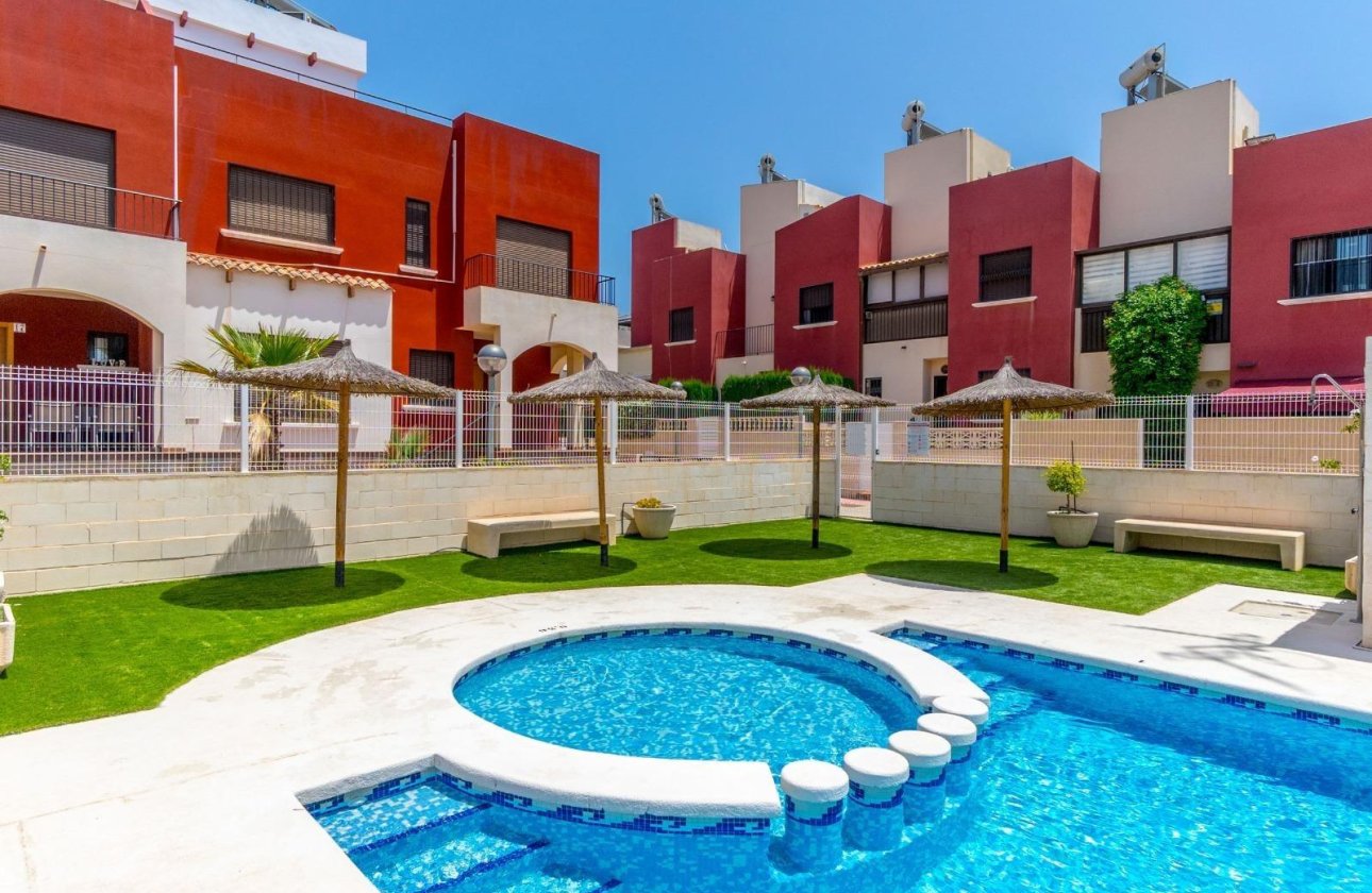 Herverkoop - Town House -
Torrevieja - Aguas Nuevas