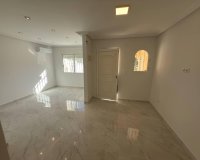 Herverkoop - Town House -
Torrevieja - Aguas Nuevas