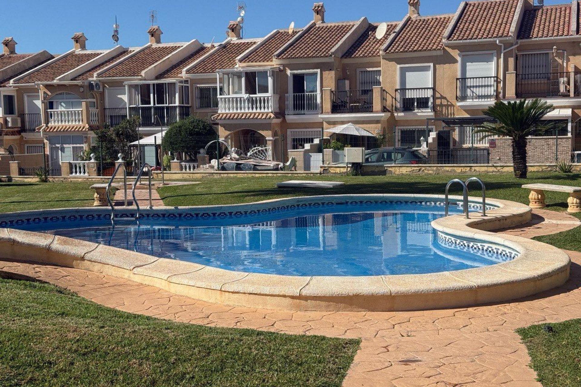 Herverkoop - Town House -
Torrevieja - Aguas Nuevas