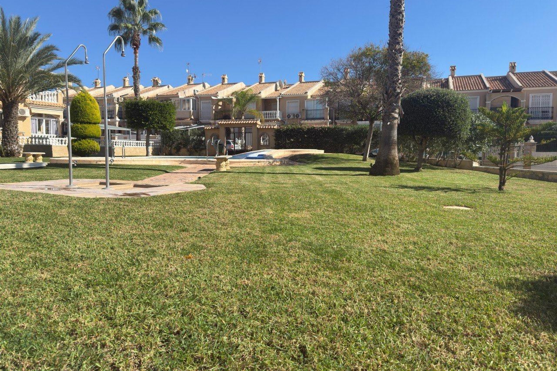 Herverkoop - Town House -
Torrevieja - Aguas Nuevas