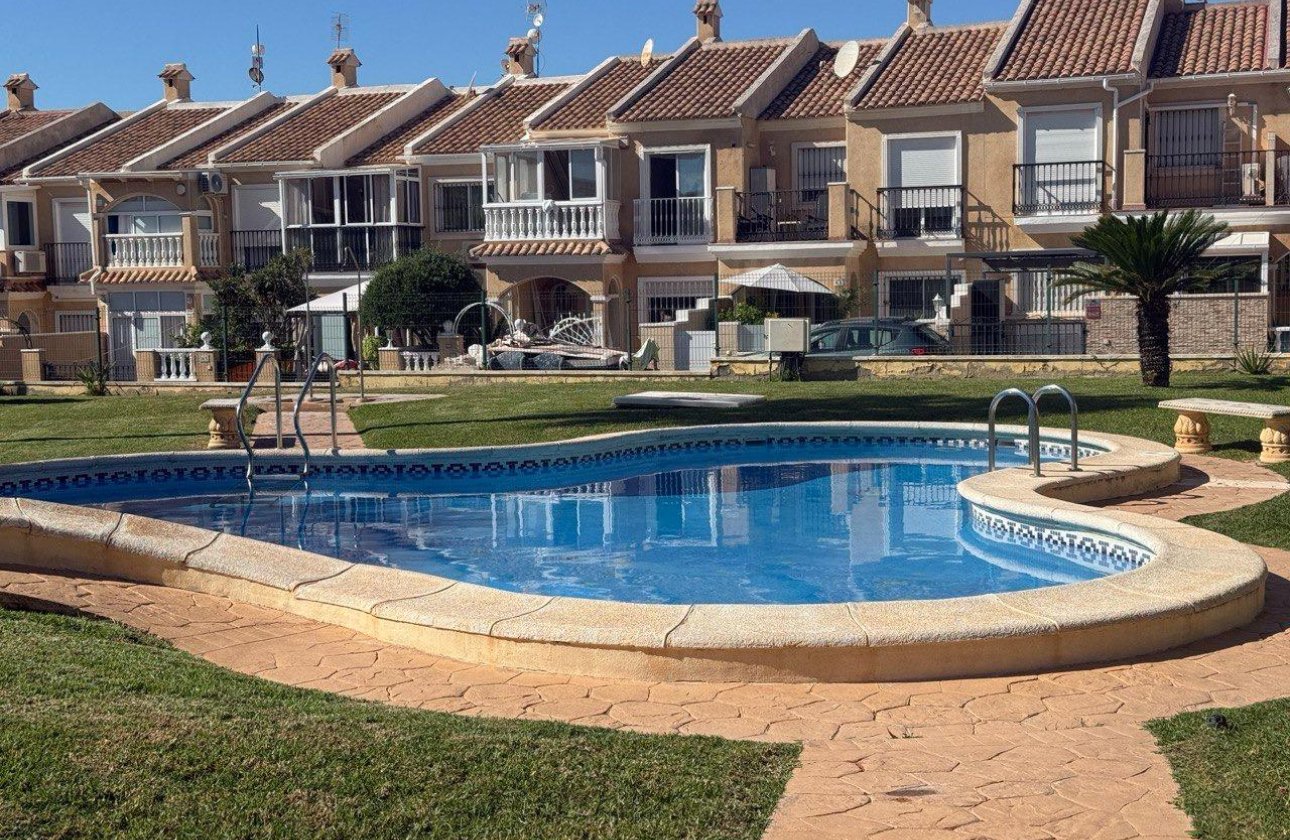 Herverkoop - Town House -
Torrevieja - Aguas Nuevas