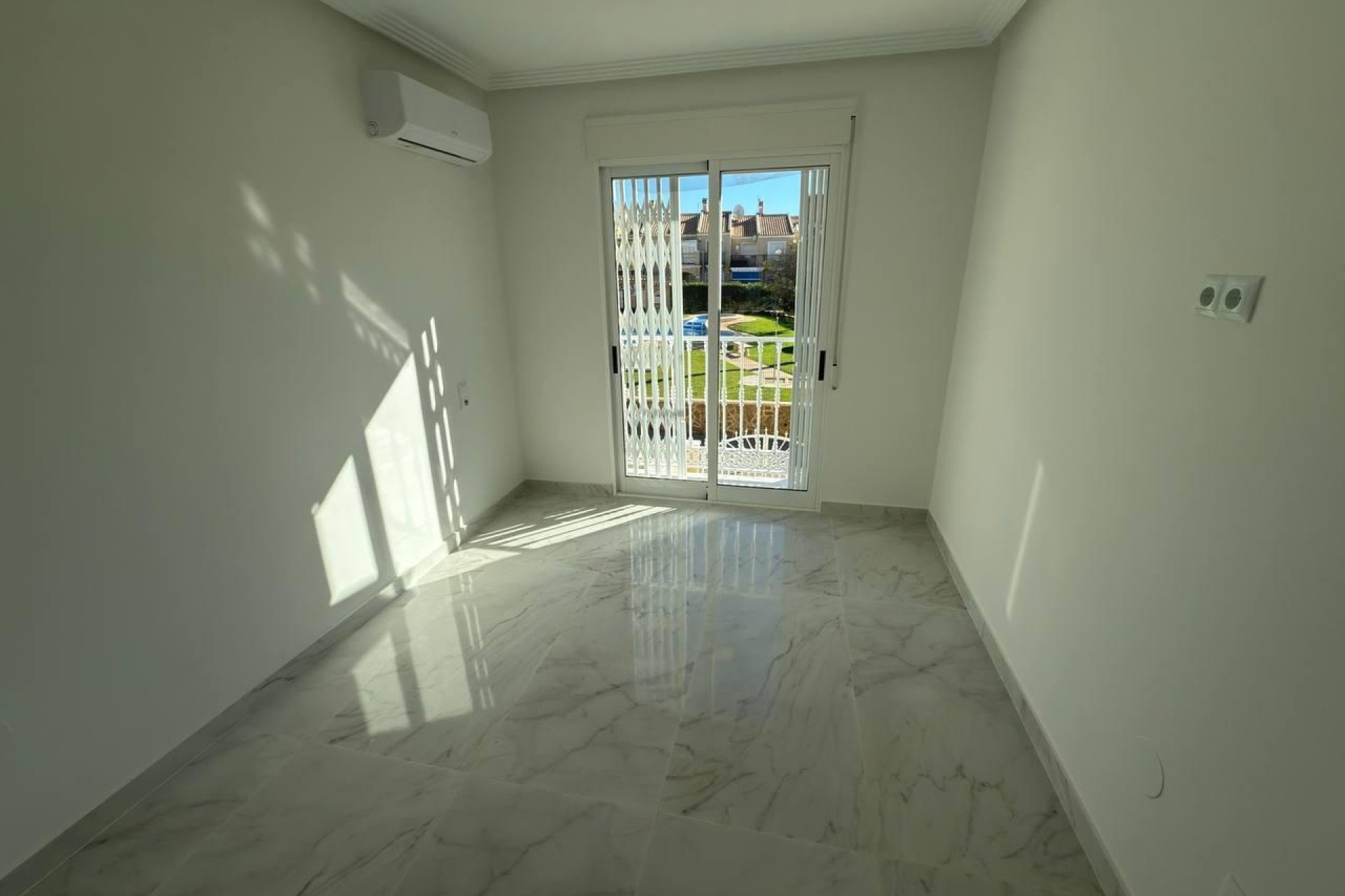 Herverkoop - Town House -
Torrevieja - Aguas Nuevas