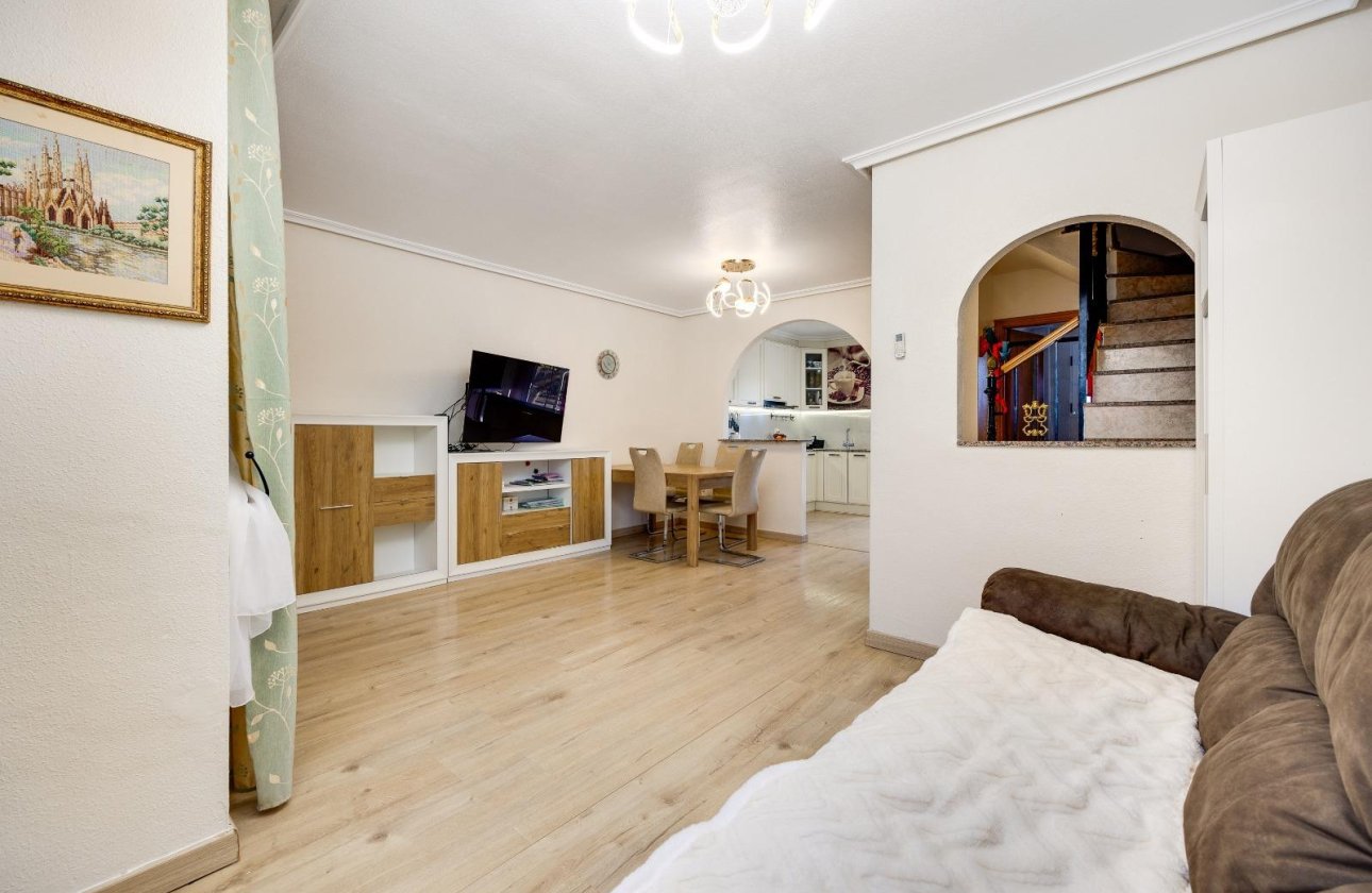 Herverkoop - Town House -
Torrevieja - Aguas Nuevas