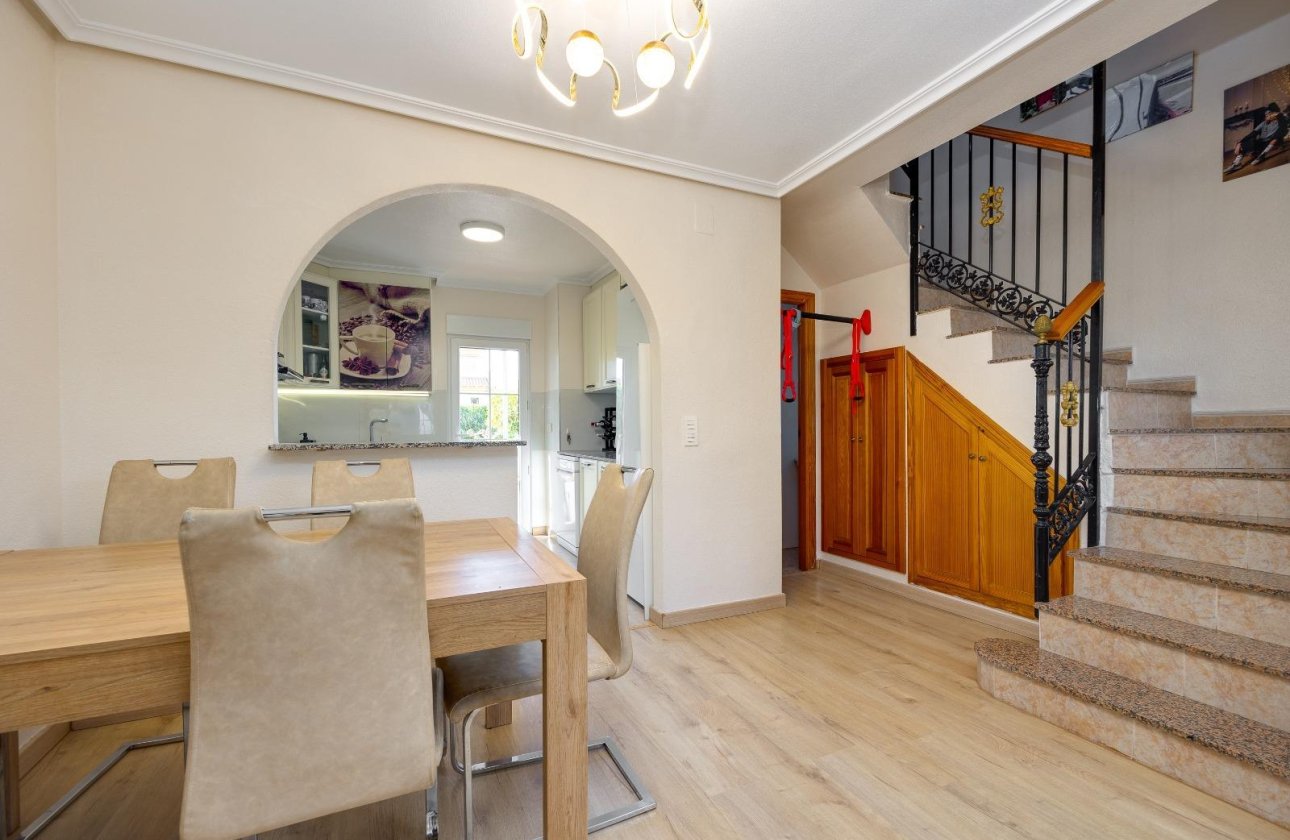 Herverkoop - Town House -
Torrevieja - Aguas Nuevas