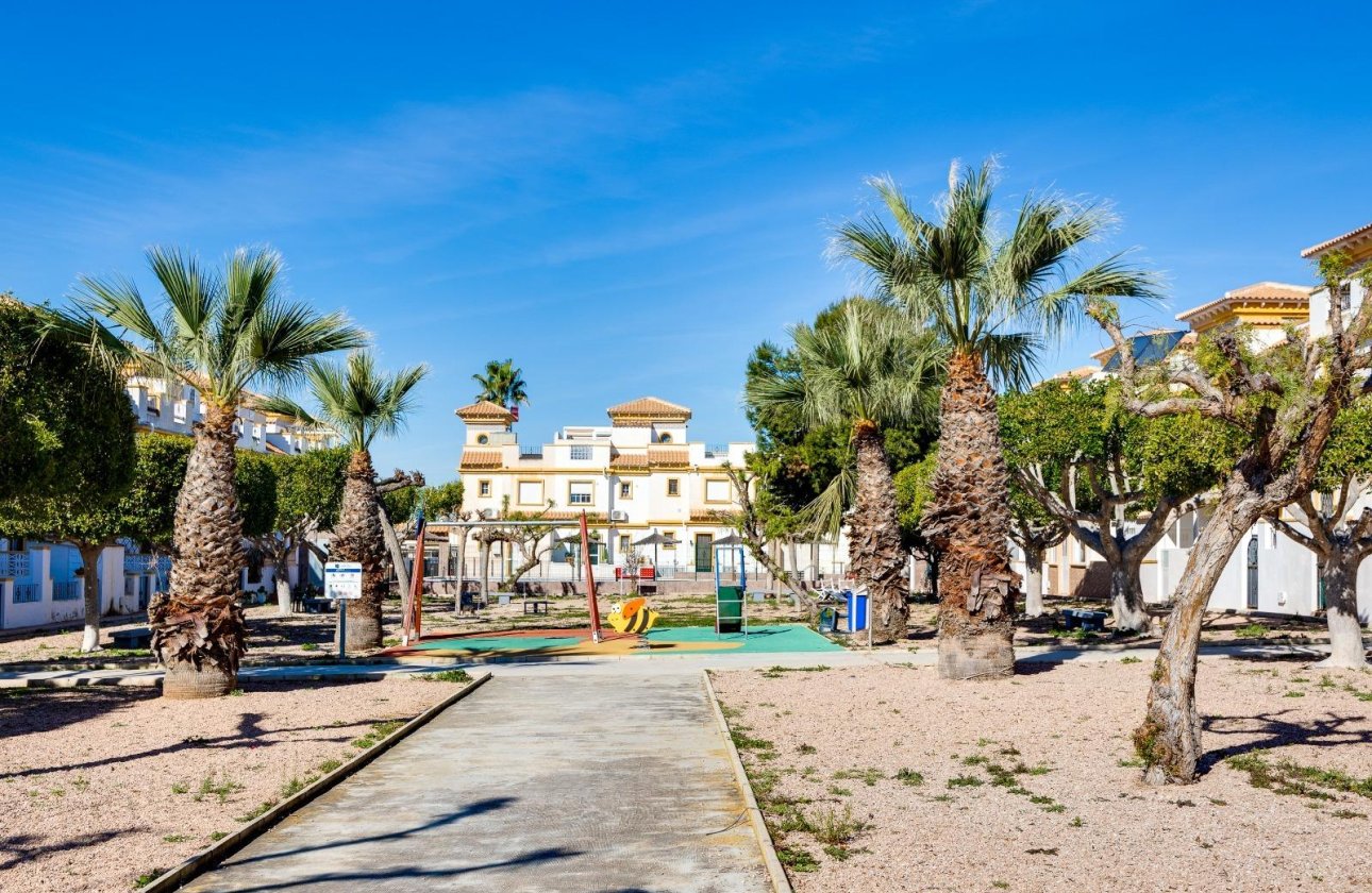 Herverkoop - Town House -
Torrevieja - Aguas Nuevas