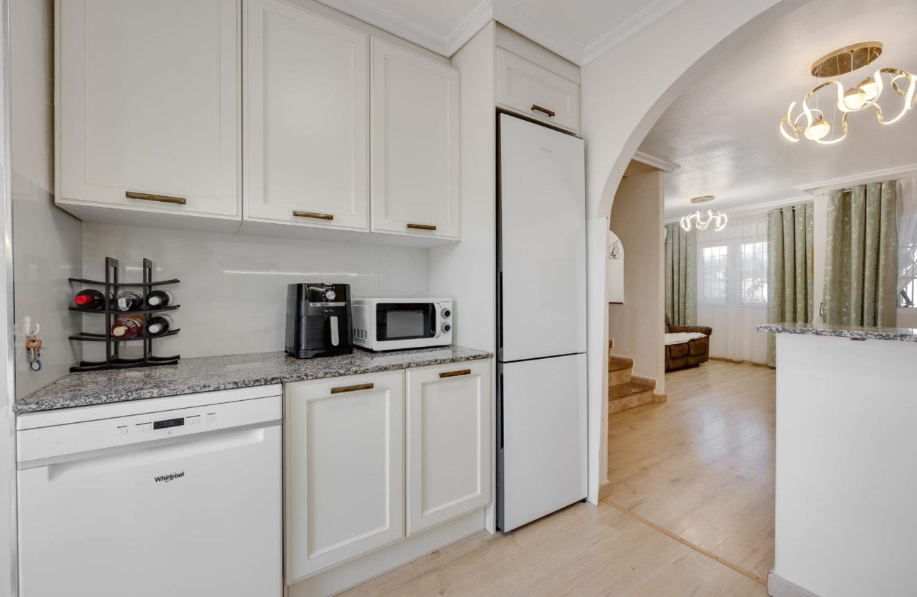 Herverkoop - Town House -
Torrevieja - Aguas Nuevas