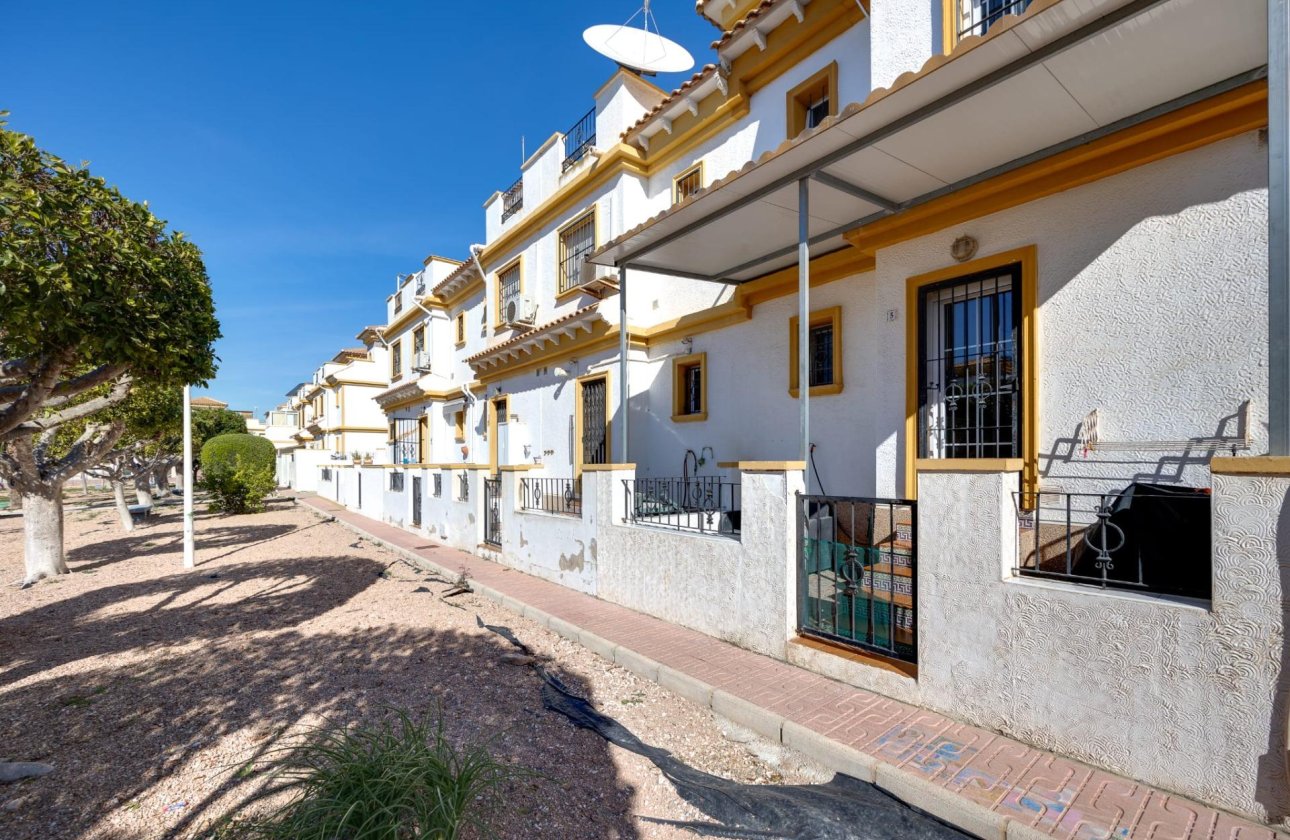 Herverkoop - Town House -
Torrevieja - Aguas Nuevas