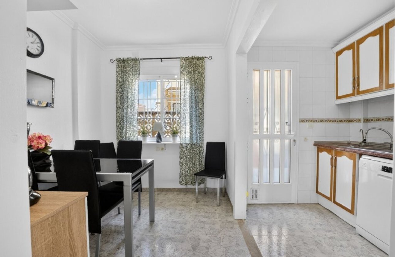 Herverkoop - Town House -
Torrevieja - Aguas Nuevas