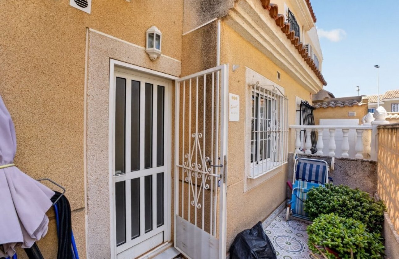 Herverkoop - Town House -
Torrevieja - Aguas Nuevas