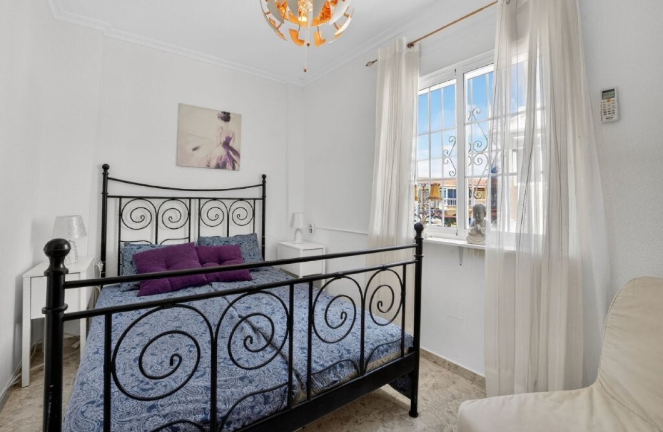 Herverkoop - Town House -
Torrevieja - Aguas Nuevas