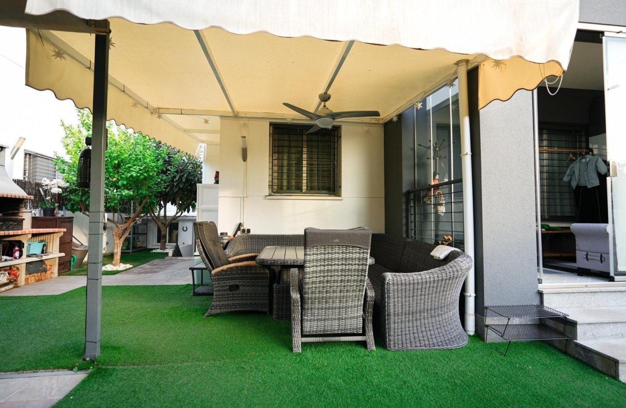 Herverkoop - Town House -
Torrevieja - Aguas Nuevas
