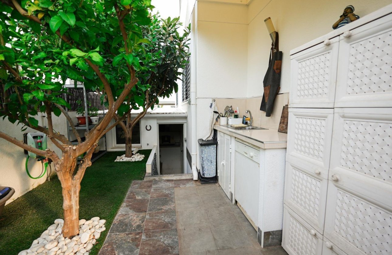 Herverkoop - Town House -
Torrevieja - Aguas Nuevas