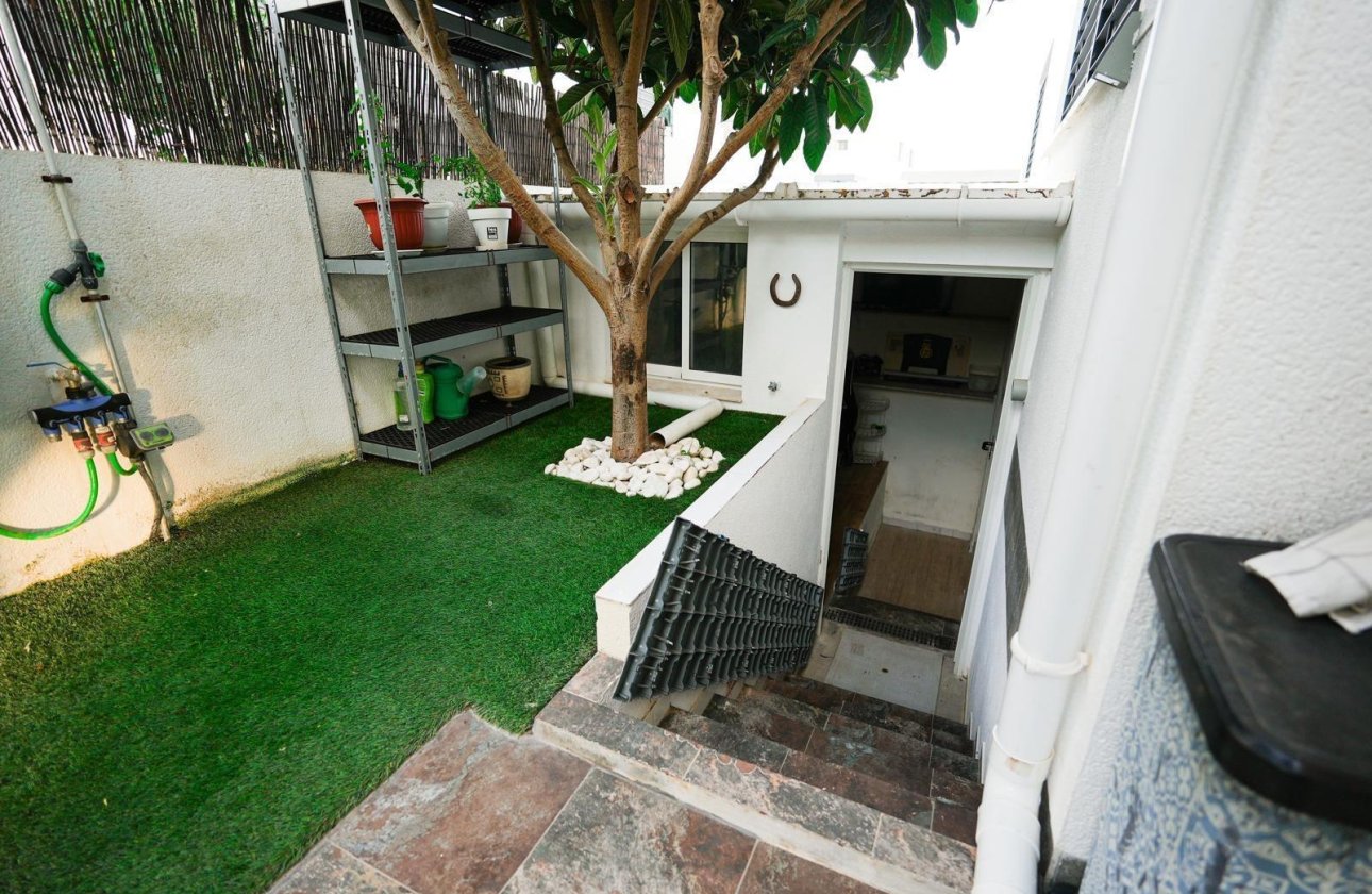 Herverkoop - Town House -
Torrevieja - Aguas Nuevas