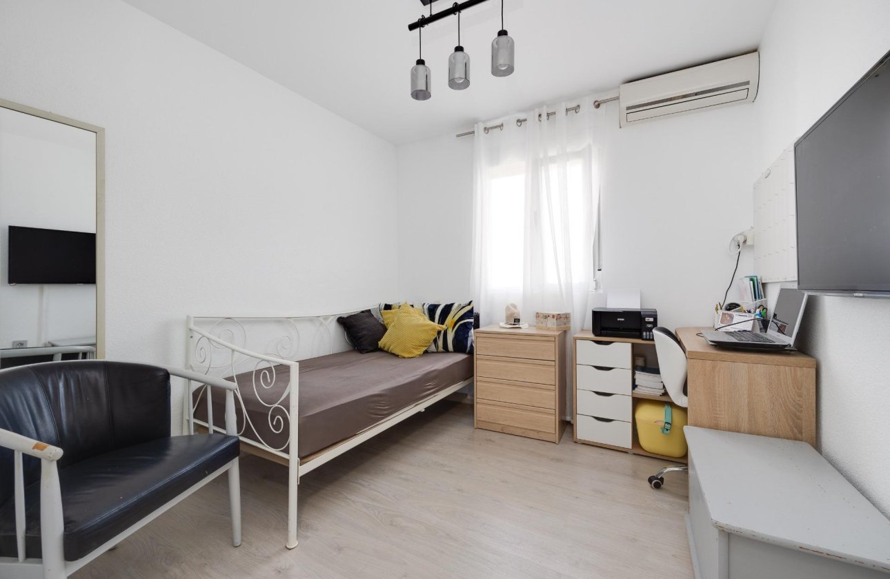 Herverkoop - Town House -
Torrevieja - Aguas Nuevas
