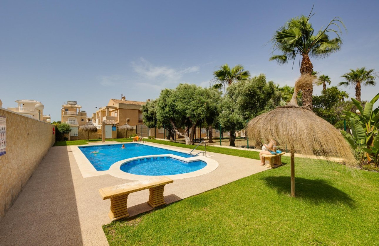 Herverkoop - Town House -
Torrevieja - Aguas Nuevas