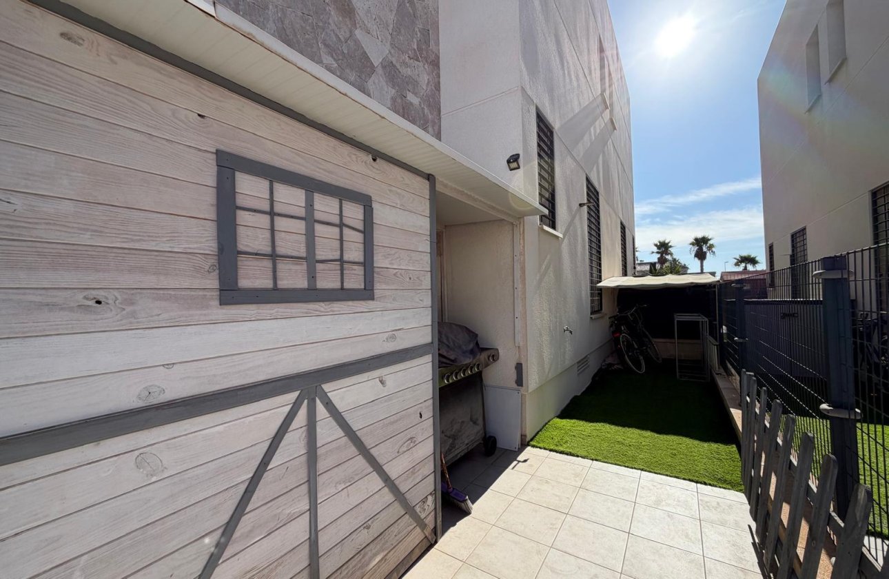 Herverkoop - Town House -
Torrevieja - Aguas Nuevas