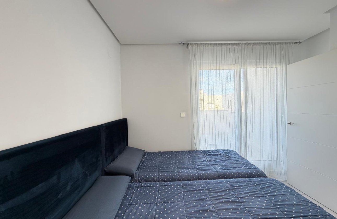 Herverkoop - Town House -
Torrevieja - Aguas Nuevas