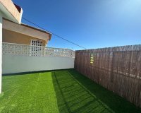 Herverkoop - Town House -
Torrevieja - Cabo Cervera