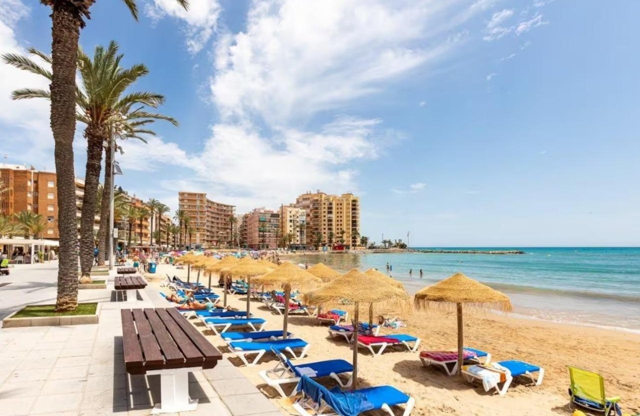 Herverkoop - Town House -
Torrevieja - Cabo Cervera