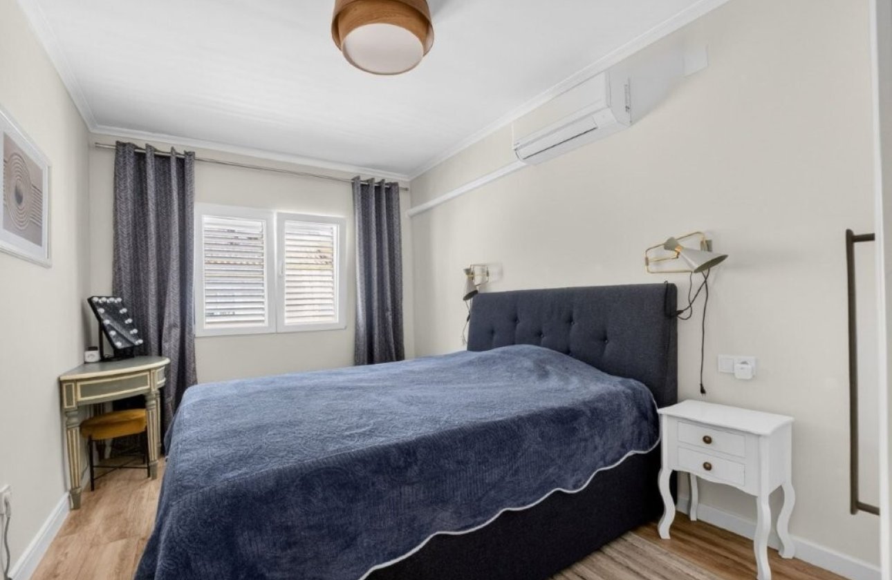 Herverkoop - Town House -
Torrevieja - Cabo Cervera