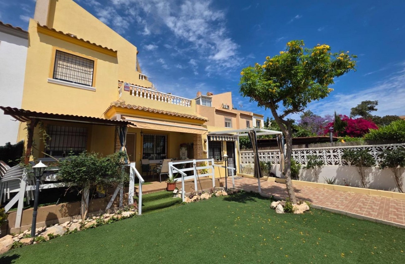 Herverkoop - Town House -
Torrevieja - Calas Blanca