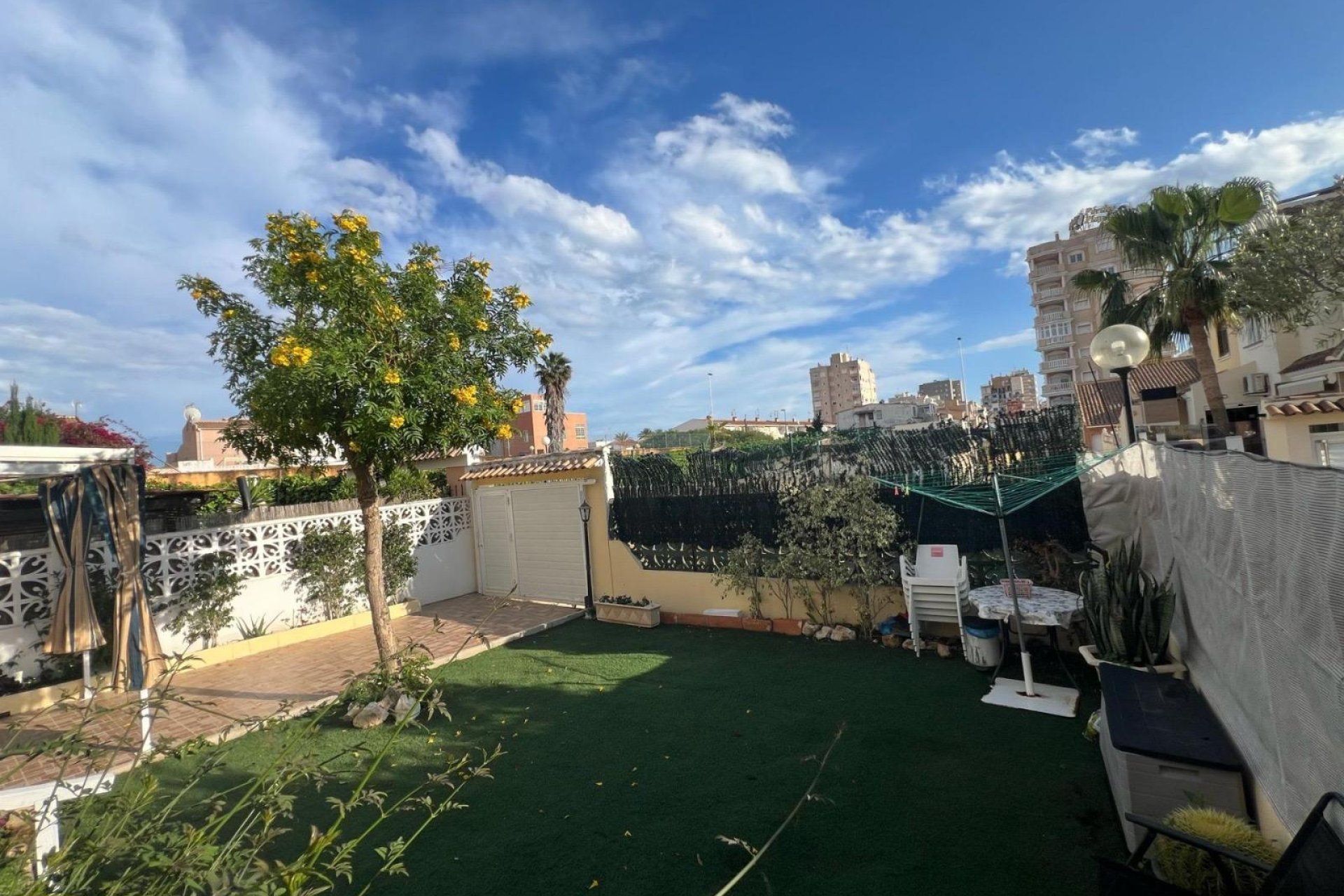 Herverkoop - Town House -
Torrevieja - Calas Blanca