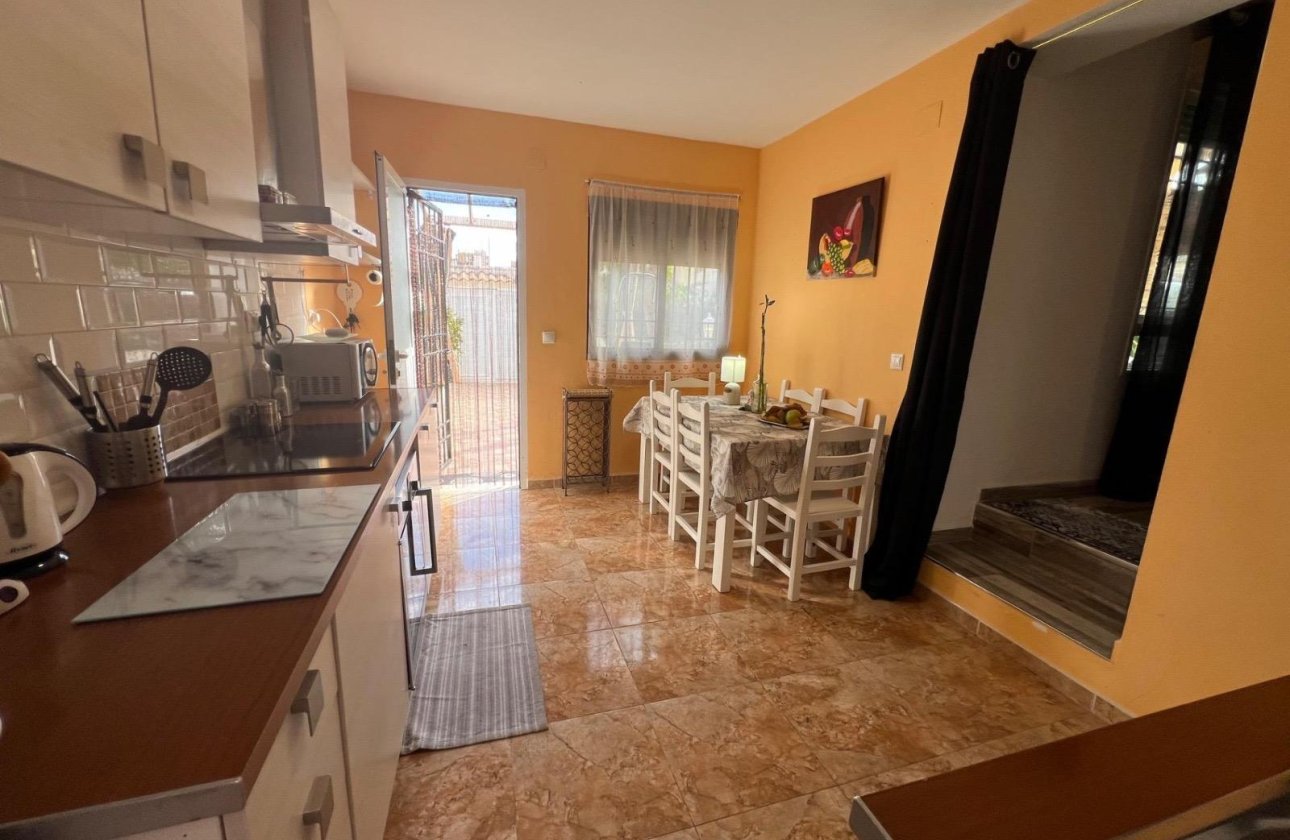 Herverkoop - Town House -
Torrevieja - Calas Blanca