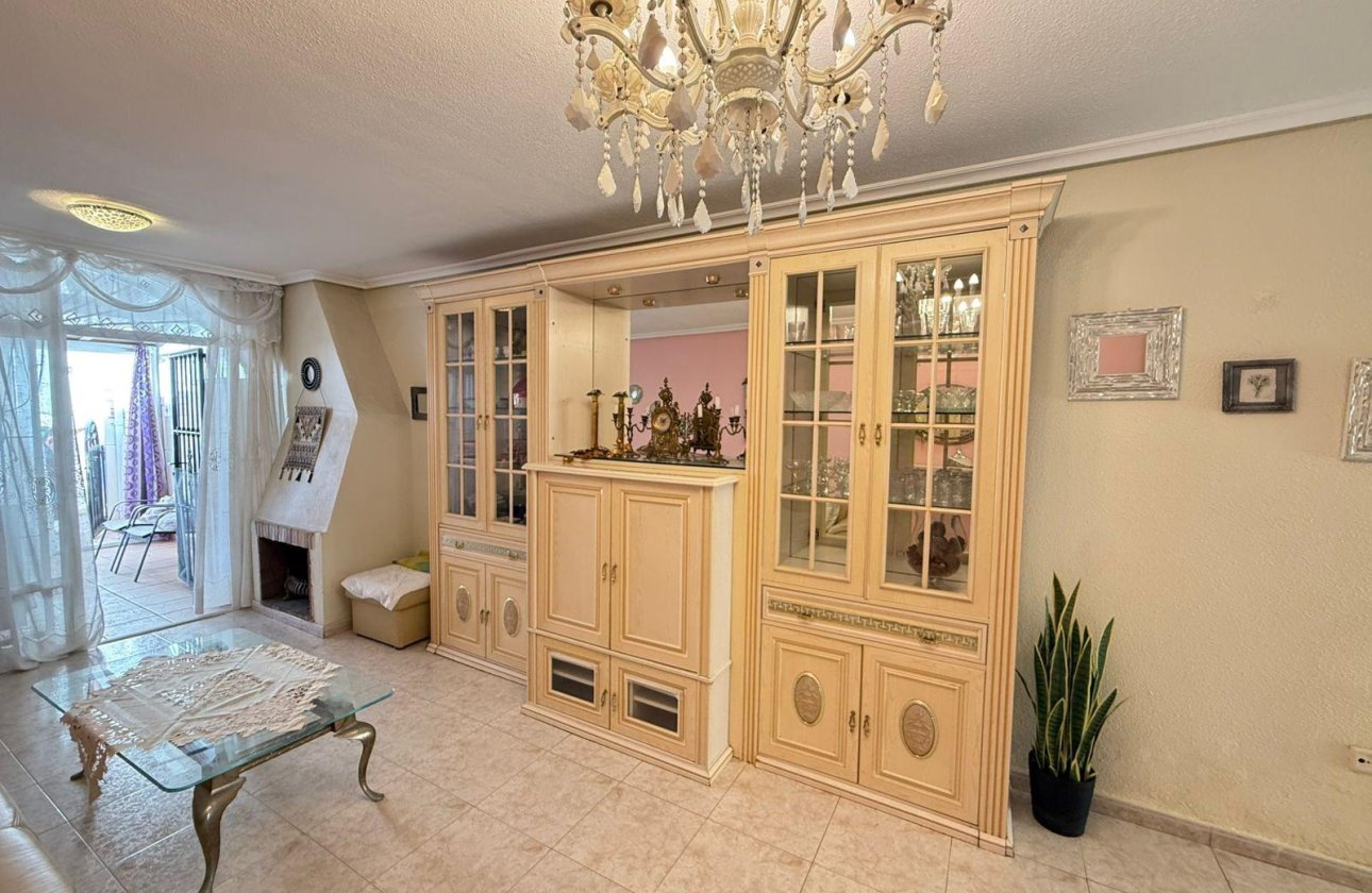 Herverkoop - Town House -
Torrevieja - Calas Blanca