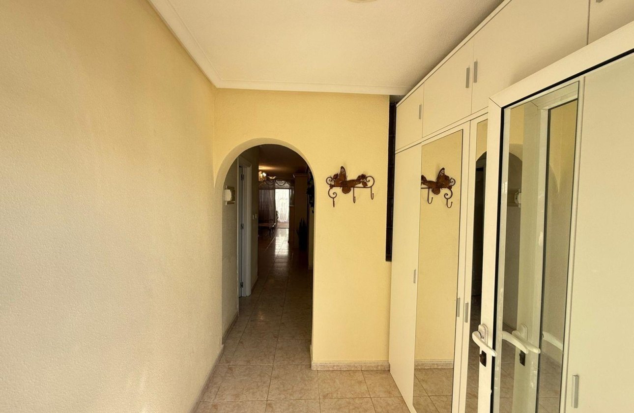 Herverkoop - Town House -
Torrevieja - Calas Blanca