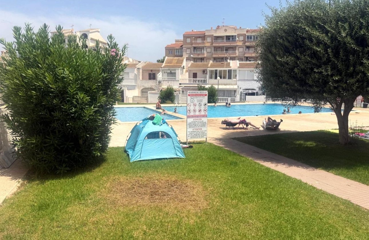 Herverkoop - Town House -
Torrevieja - Calas Blanca