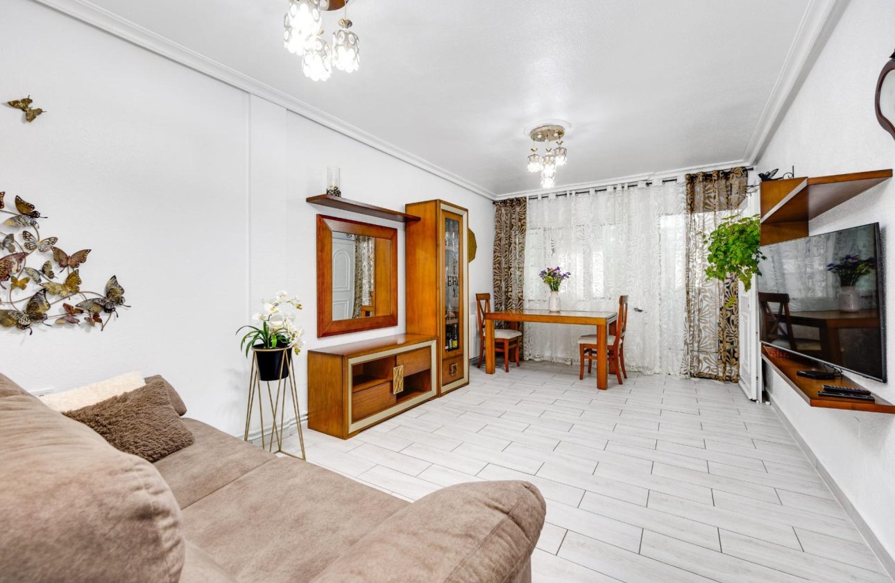 Herverkoop - Town House -
Torrevieja - Calas Blanca