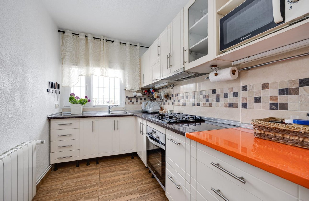 Herverkoop - Town House -
Torrevieja - Calas Blanca