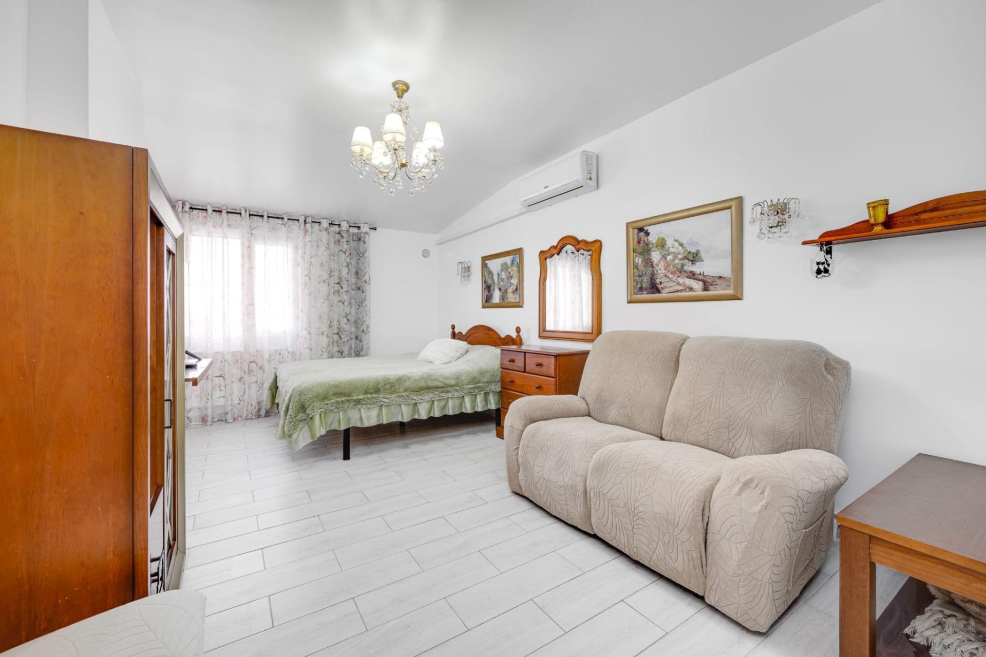 Herverkoop - Town House -
Torrevieja - Calas Blanca