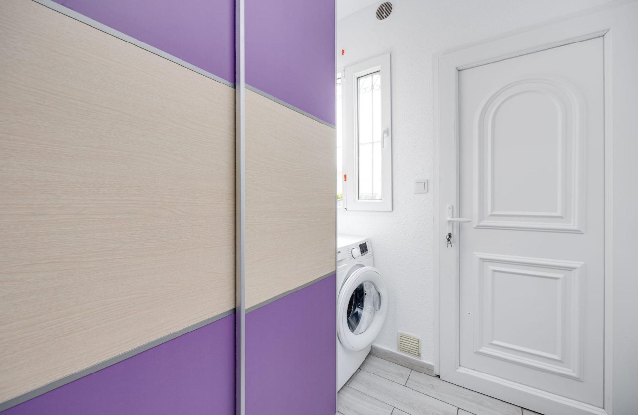 Herverkoop - Town House -
Torrevieja - Calas Blanca