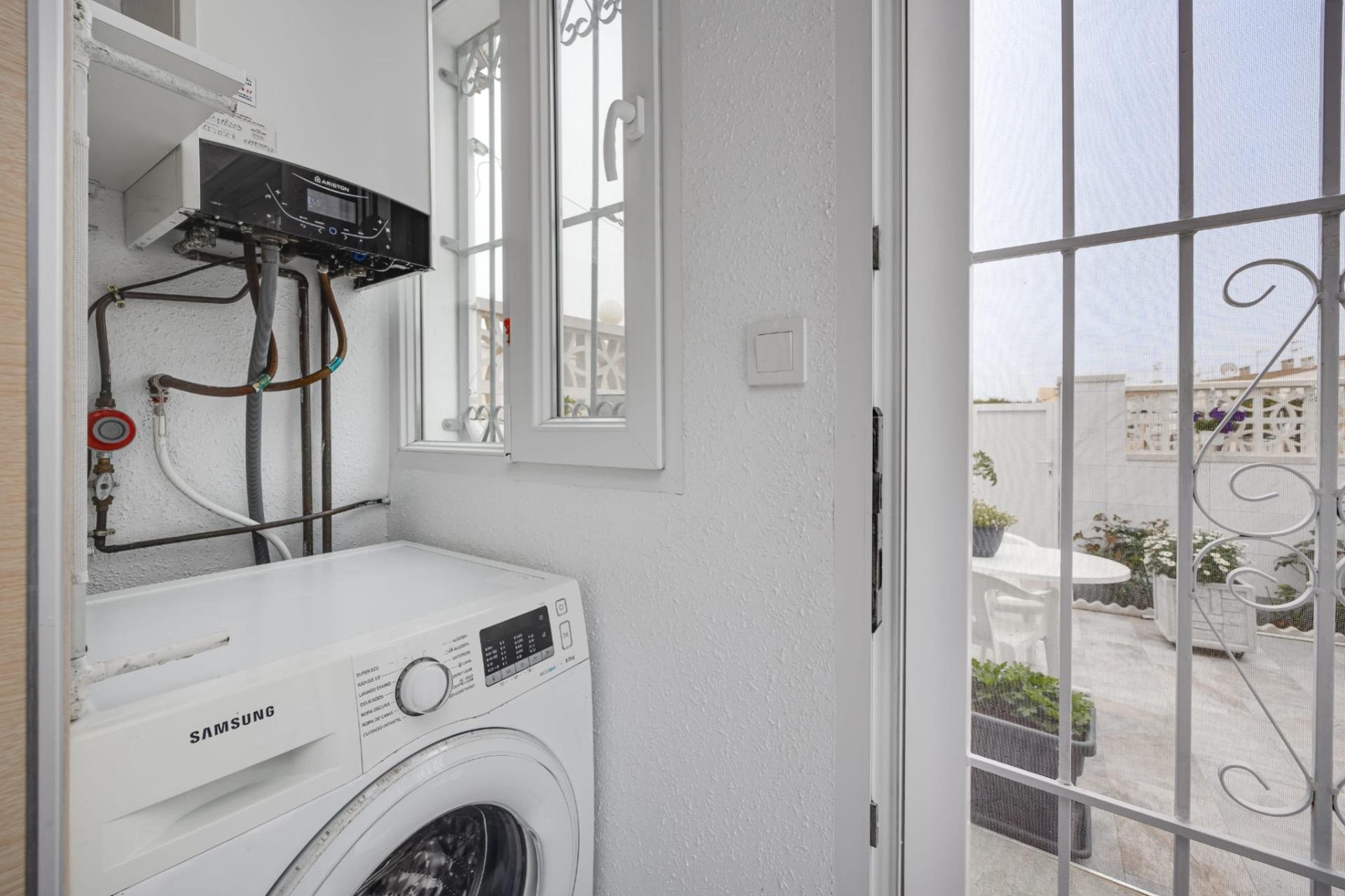 Herverkoop - Town House -
Torrevieja - Calas Blanca