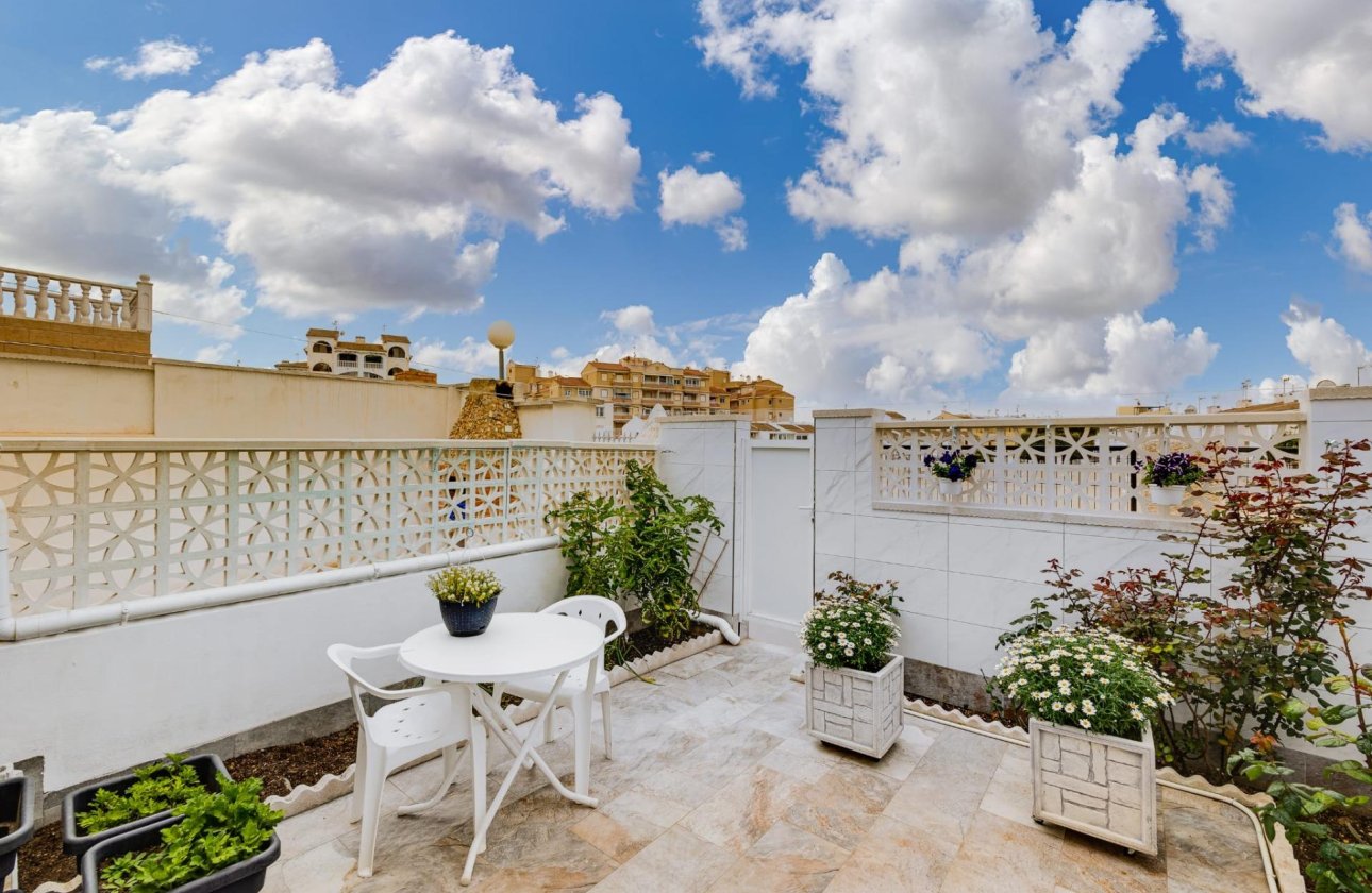 Herverkoop - Town House -
Torrevieja - Calas Blanca