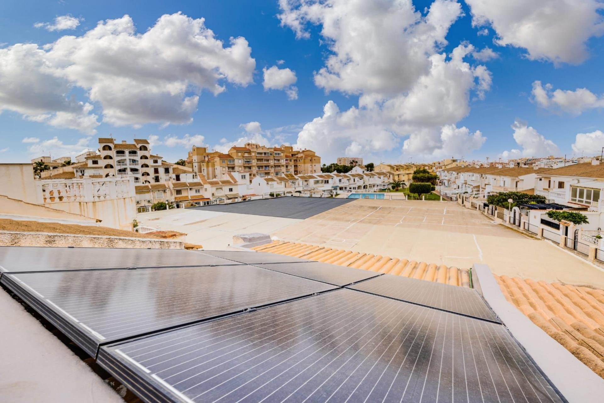 Herverkoop - Town House -
Torrevieja - Calas Blanca