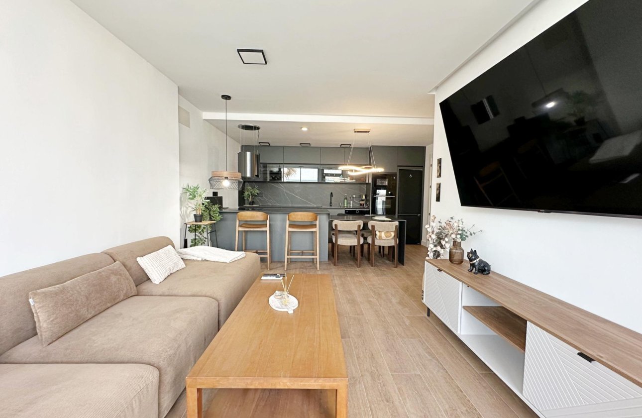 Herverkoop - Town House -
Torrevieja - Calas Blanca