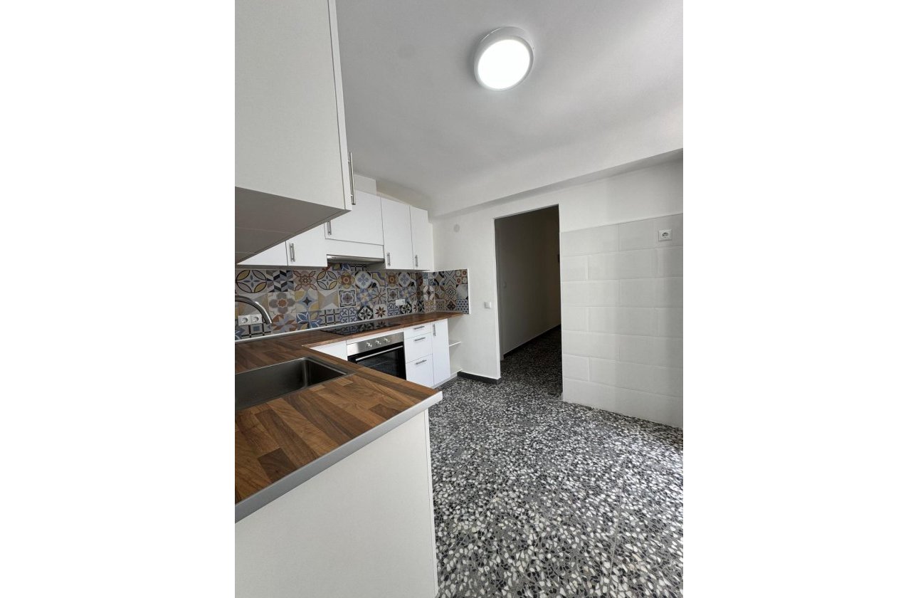 Herverkoop - Town House -
Torrevieja - Centro